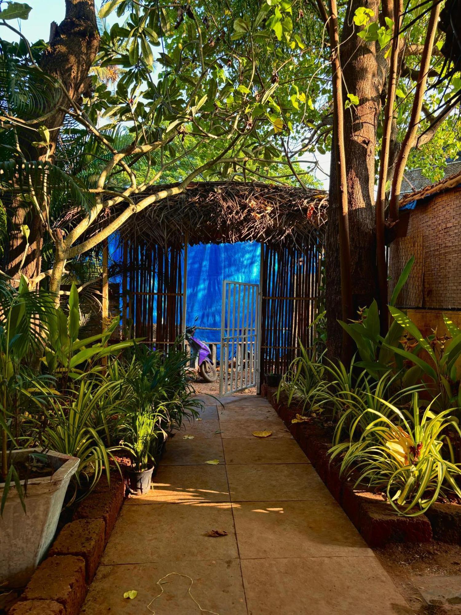 Bramha Cottages คานาโคนา ภายนอก รูปภาพ